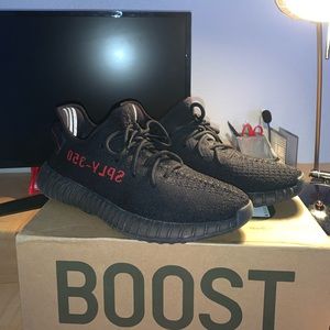 Yeezy Boost 350 V2 Breds - Size 9.5